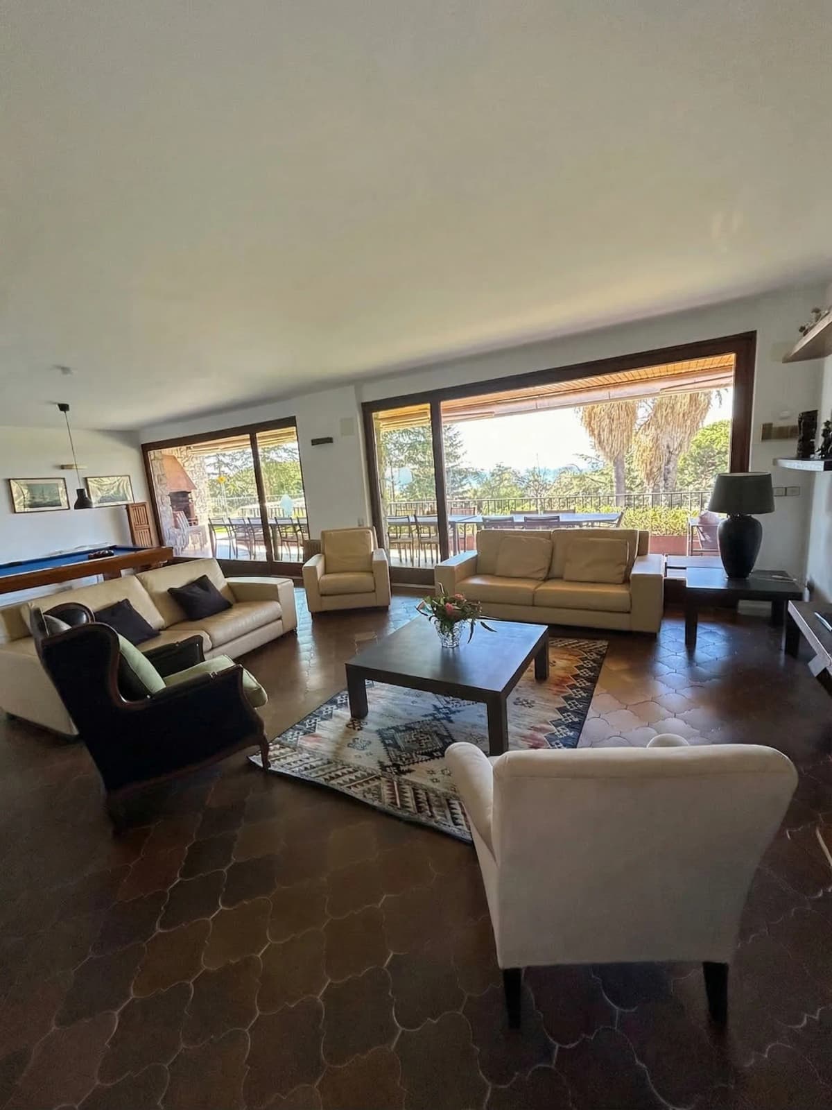 Spacious living room with terrace