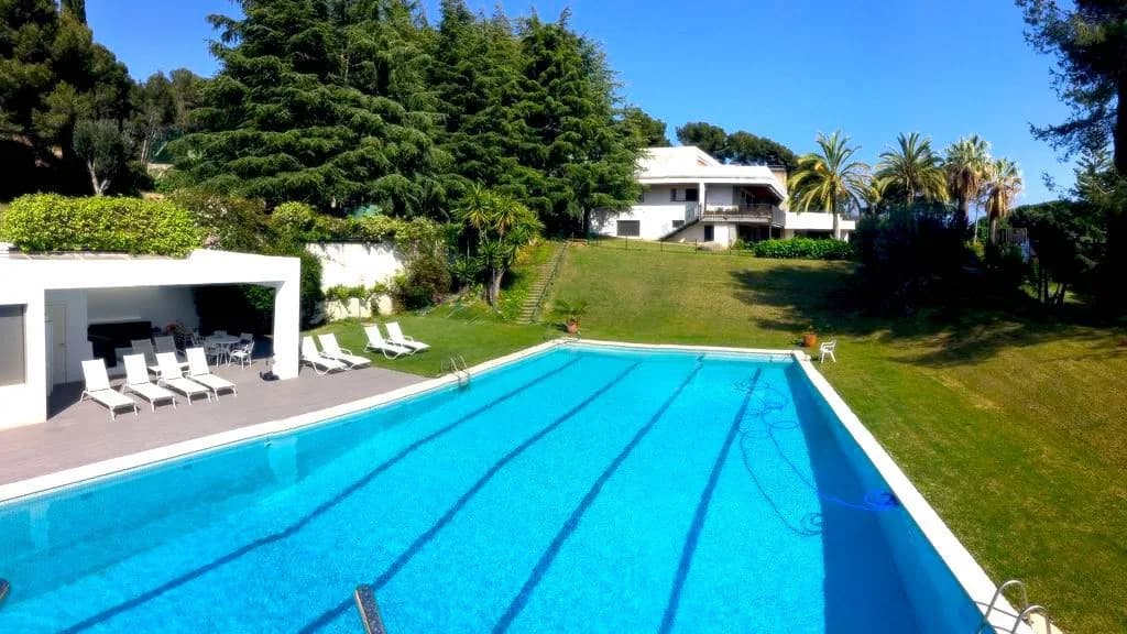 Exterior of Casa Vilá Reyes